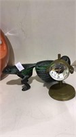 Metal frog pulling a shell, mini table clock on a