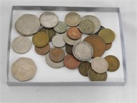 Unsorted foreign coins