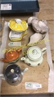 Teapots, appetizer tray