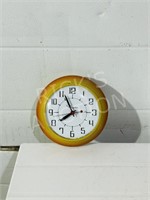 7" tall Ingraham electric wall clock - working