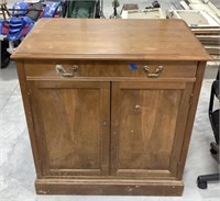 Wooden cabinet 21.5x36x38.5