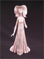 Lladro 14" figurine 1431 "The Debutante"