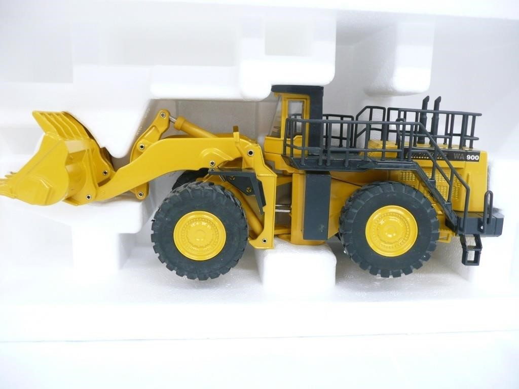 TOY Heavy Equipment - Tractor - Die Cast - Vintage Fishing