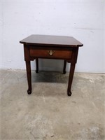 Broyhill Side Table w/ Drawer
