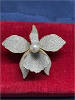 Mikimoto Pearl flower brooch pendant