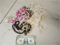 Lot of Vintage Necklaces - Pearls/Beads