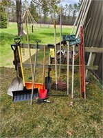 Yard tools incl. shovels, rakes, etc.
