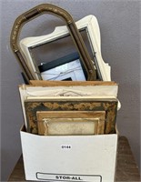 LARGE LOT OF VARIOUS SIZE PICTURE FRAMES