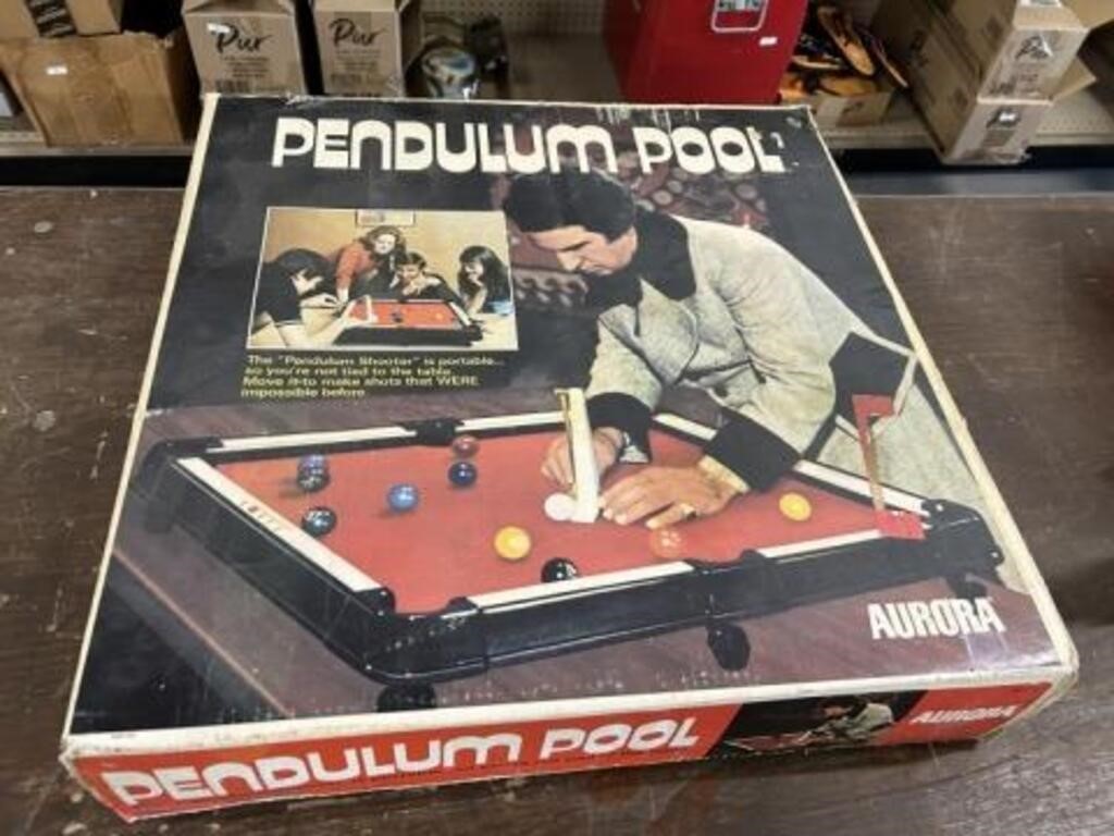 VINTAGE AURORA PENDULUM POOL GAME