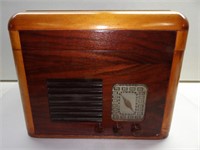 Howard Model 901-AP Tube Radio
