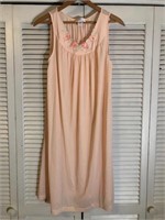 VINTAGE SHADOWLINE NIGHTGOWN LARGE