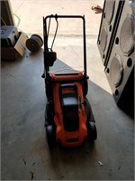 L- BLACK AND DECKER ELECTRIC MOWER