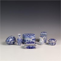 Blue and white porcelain Oriental lot