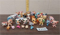 Characters from the Littlest Pet Shop