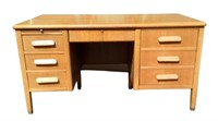 Solid Oak desk with return. Very good condition