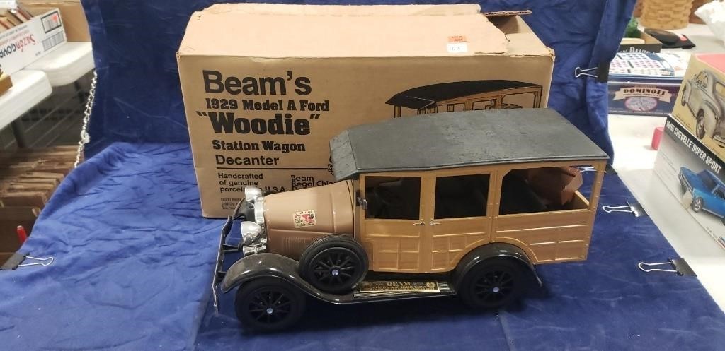 (1) Beam's 1929 "Woodie" Decanter w/ Box