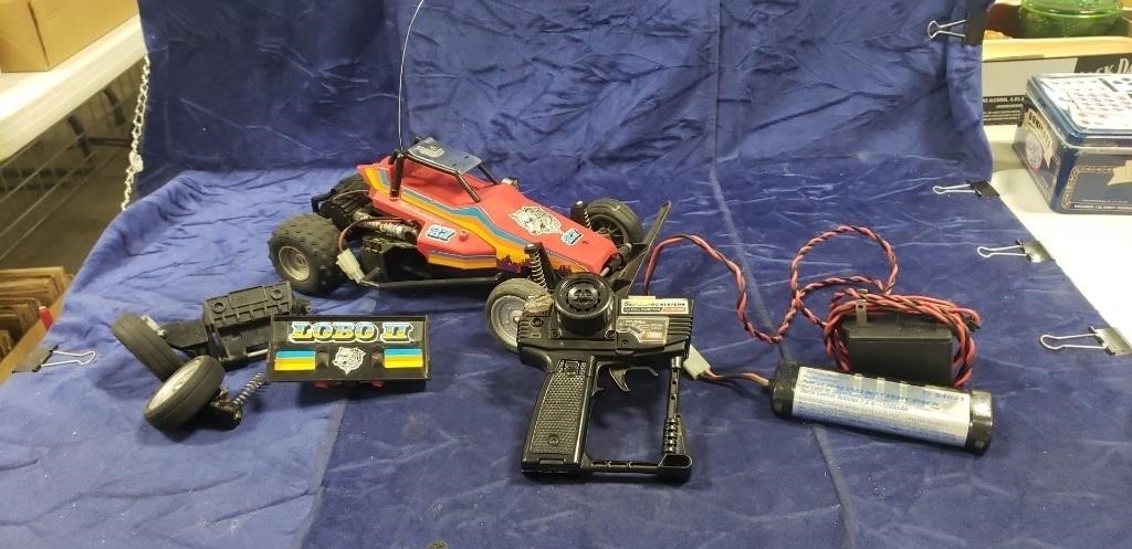 (1) Radio Controlled Car