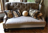 Tufted Love Seat with nice detail