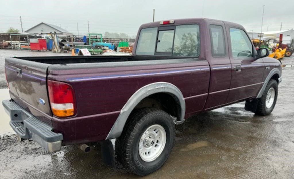 '93 Ford Ranger, gas,4WD,auto,Titled