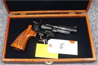 (R) Smith & Wesson 29-10 44 Mag Revolver