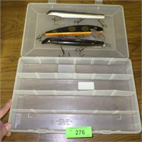 MUSKY FISHING LURES IN BASS PRO SHOP TACKLE BOX