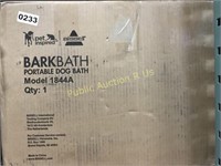 BISSELL $150 RETAIL PORTABLE DOG BATH