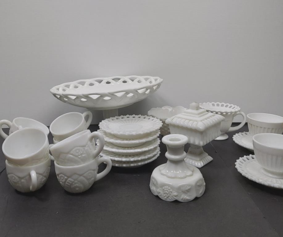 VARIOUS MILKGLASS PIECES