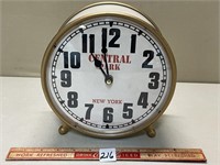 BATTERY OPERATED CENTRAL PARK DESK CLOCK