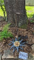 METAL SUN DÉCOR  WITH PLANT STAND