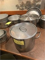 STOCK POTS W/ LIDS