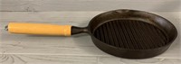 Round Cast Iron & Wood Handle #7 Skillet