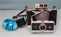 Polaroid 250 Land Camera w/ Case