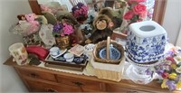 Assorted Decorative Home Items - Read Details