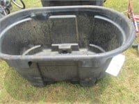1439) Rubbermaid 100gal water tub