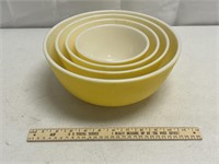 Pyrex Bright Yellow 4 Piece Nesting Bowl Set