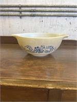 VINTAGE PYREX BOWL