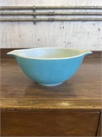 VINTAGE PYREX BOWL