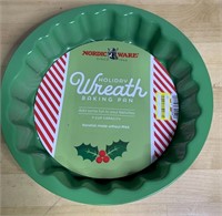 NordicWare 11.6 Steel Christmas Wreath Pan