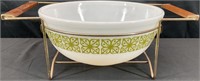 Pyrex Autumn Floral Verde Bowl in Stand