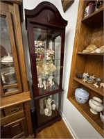 Beautiful mahogany 4 shelf curio cabinet,