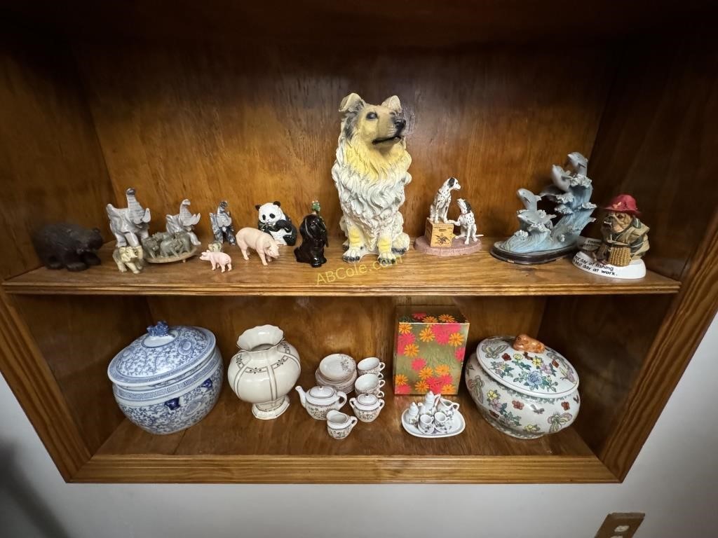 Collection of small and medium animal figurines,