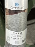 $20.00 Comfort Bay Area Rug 39 inch X 50 inch