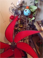 ASSORTMENT OF FROG, BUTTERFLY & OTHER YARD ART