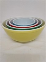 4pc vintage PYREX nesting mixing bowls colors