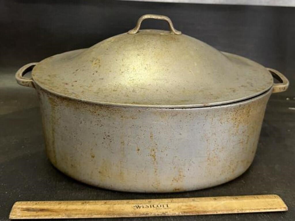 VINTAGE OVAL ROASTER W/LID-SUPER MAID COOKWARE