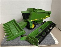 John Deere 9600 Combine w/ Heads