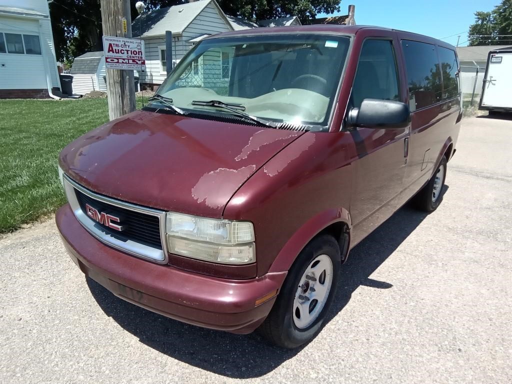 2006 GMC Safari XT van