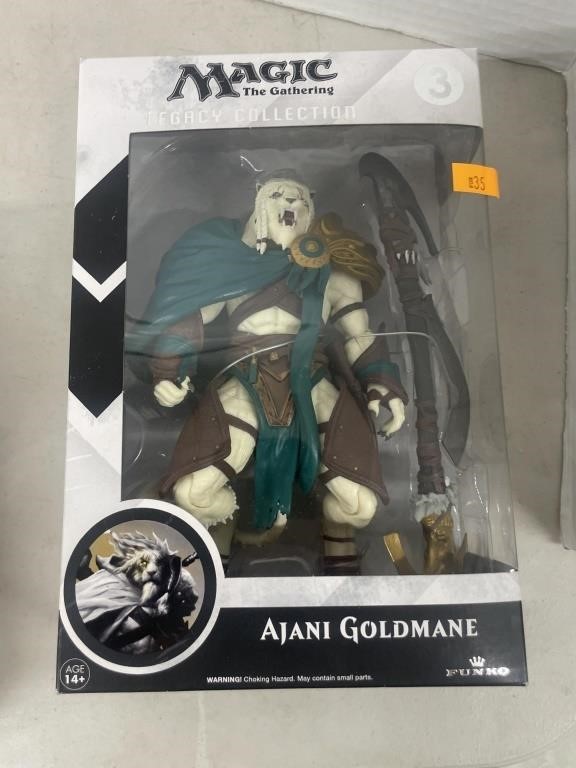 Magic the gathering figure (NIB)