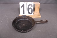 Wagner Ware Cast Iron  Skillet  6"