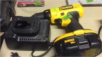 DEWALT 18 VOLT DRILL W/ BATTERY & CHARGER